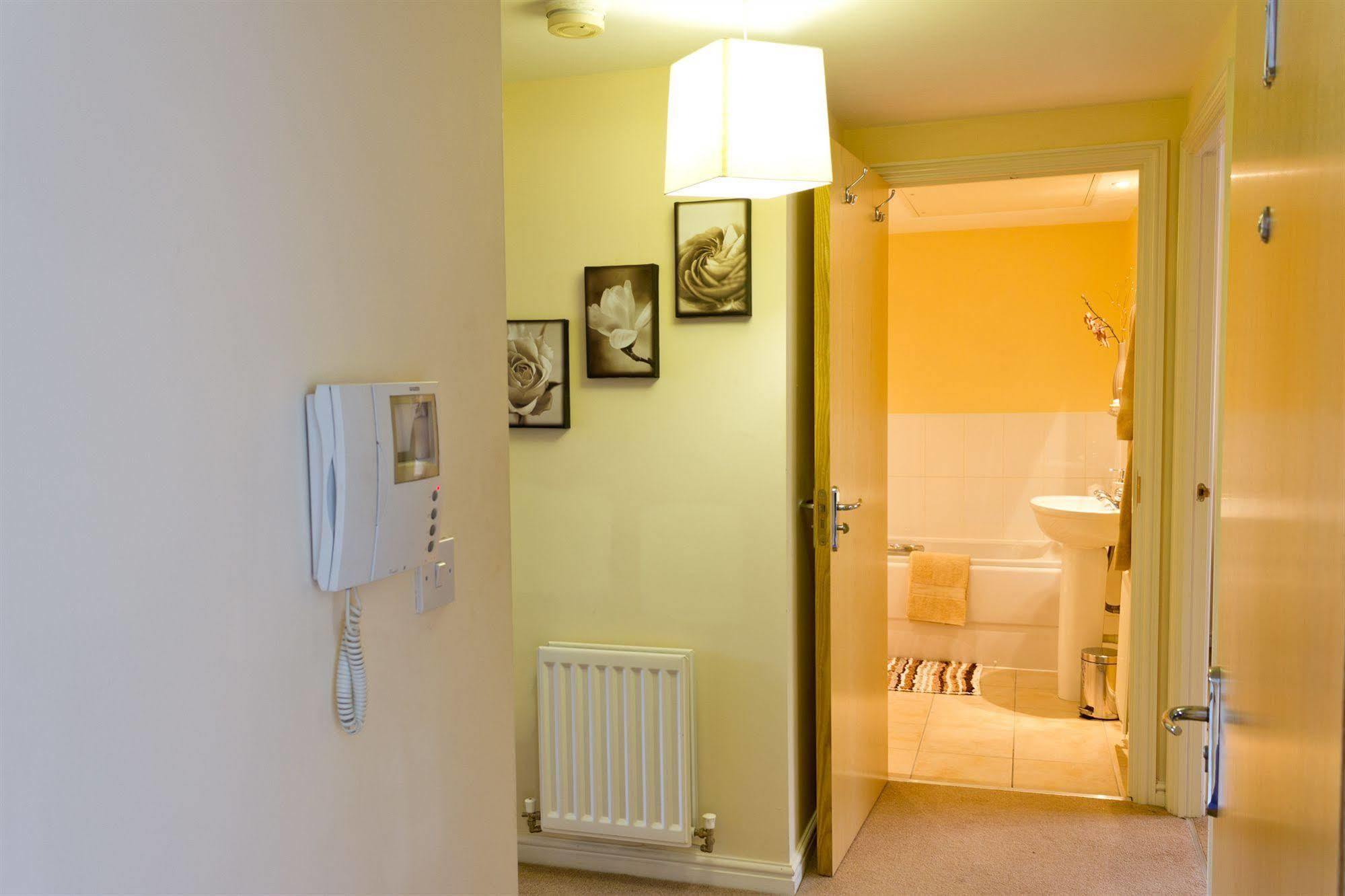 The Lindley Suite - Simple2Let Serviced Apartments Huddersfield Kültér fotó