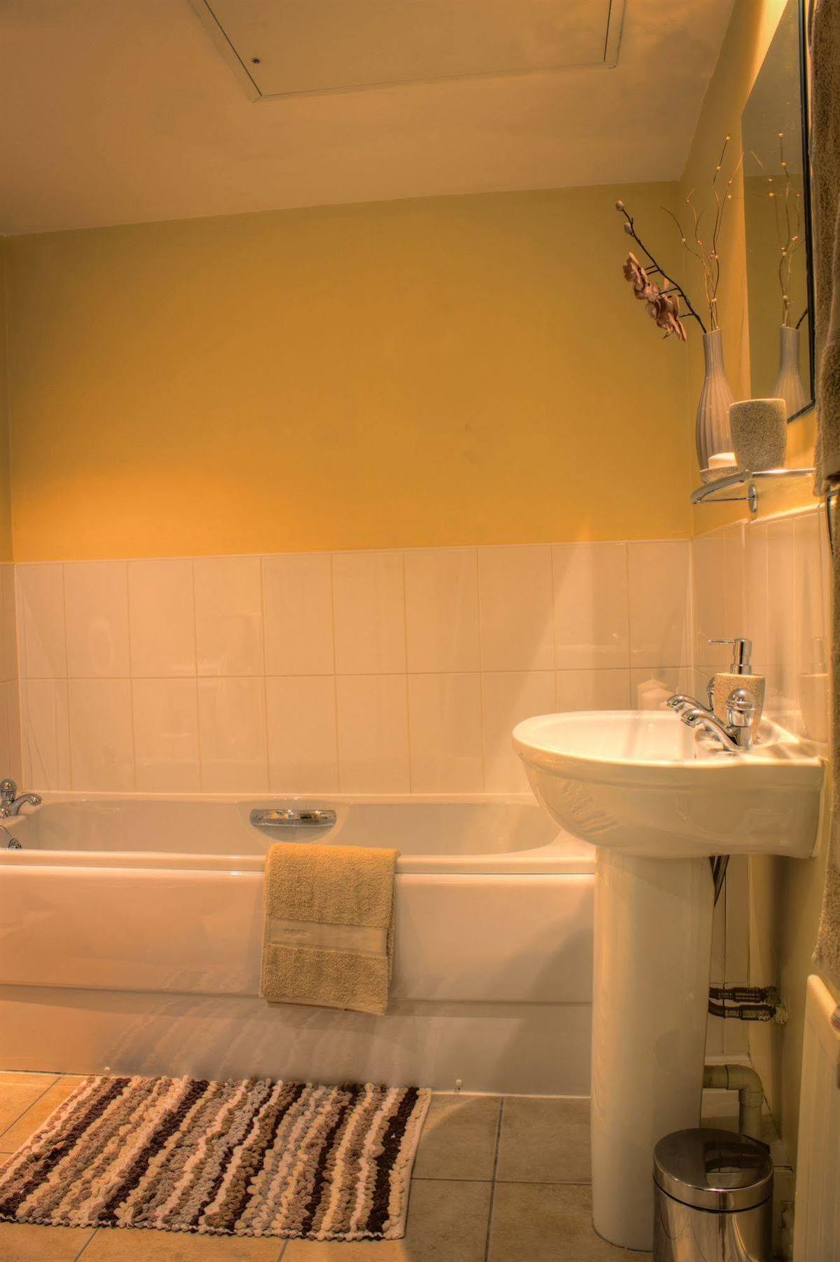 The Lindley Suite - Simple2Let Serviced Apartments Huddersfield Kültér fotó