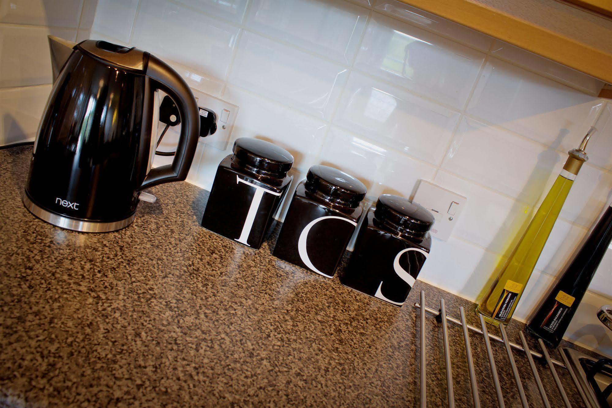 The Lindley Suite - Simple2Let Serviced Apartments Huddersfield Kültér fotó
